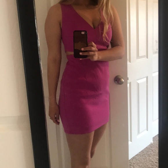 Cut out Lulu’s cocktail dress - Picture 7 of 7